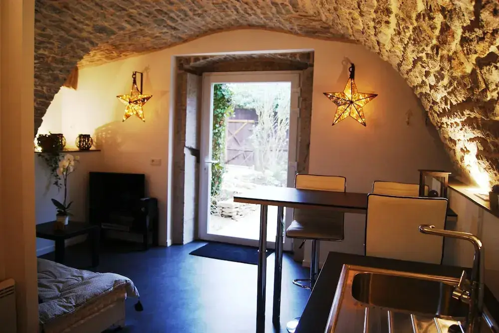 Diaporama du Prieuré de Jouhe 8 2e7e71f238871a2a16f1eda662b2055d48d54750