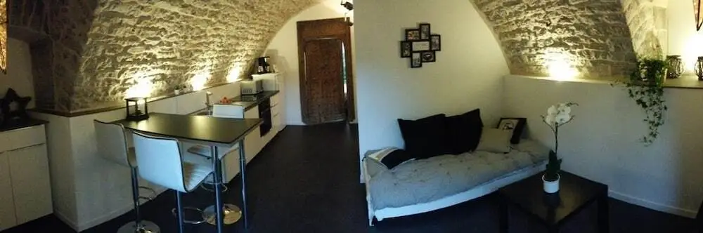 Diaporama du Prieuré de Jouhe 11 646357404af3ad206ab1e5491b9e719760b72890